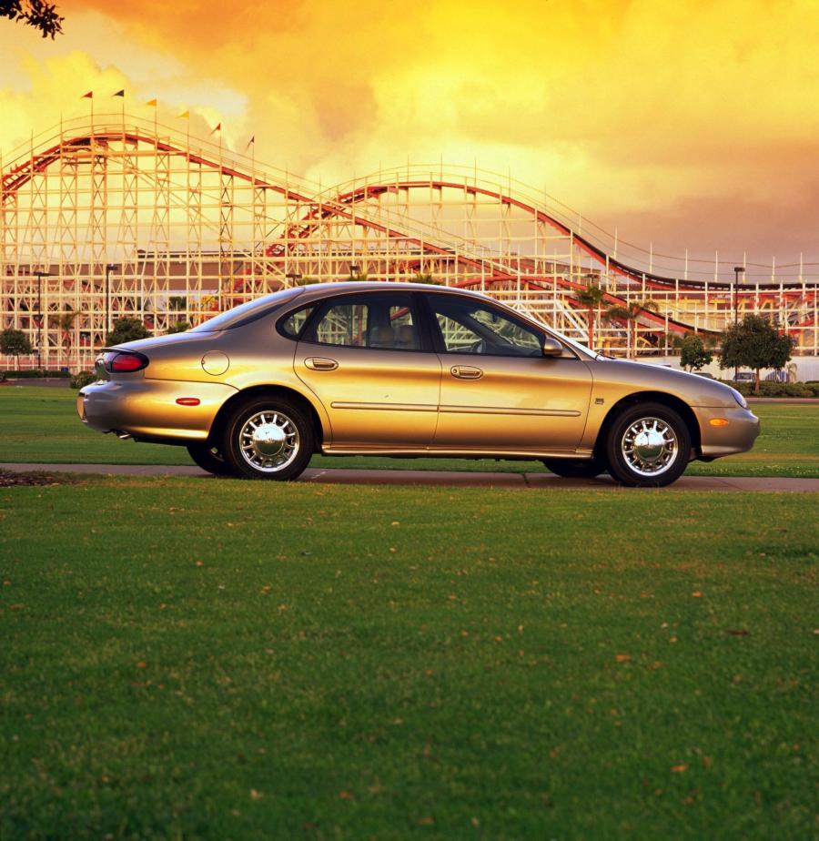  Ford Taurus 1996 года  (фото 8 из 16)